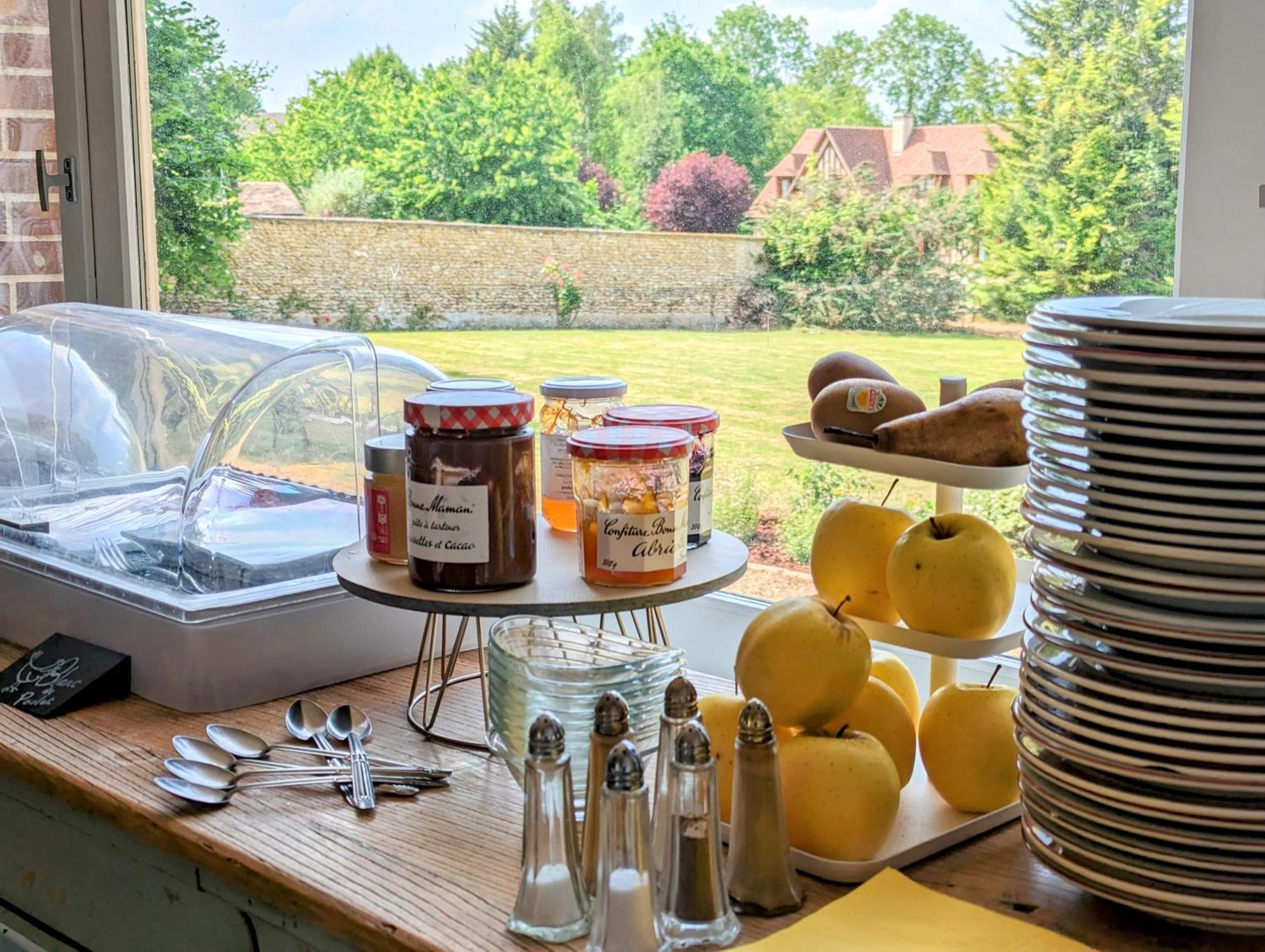 Chateau Corneille Vieux-Villez Bagian luar foto